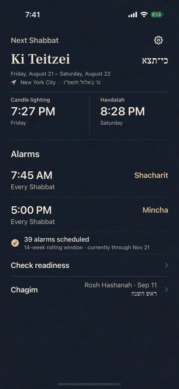 Shachar showing the next Shabbat, candle-lighting and Havdalah times, and scheduled alarms.